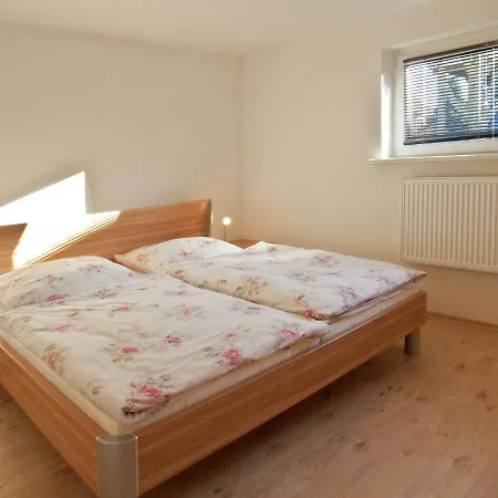Quaint In With Garden Apartment